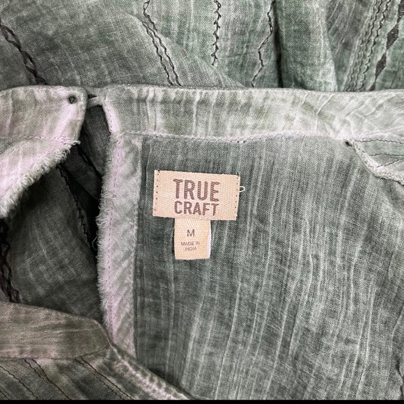 Cold  Shoulder Scoop Neck Ruffle Green Blouse - Picture 9 of 12